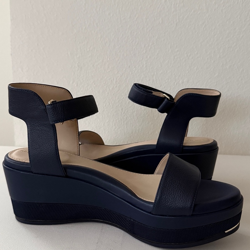 Elegant Navy Blue Cole Haan Women's Sandals - Picture 7 of 9
